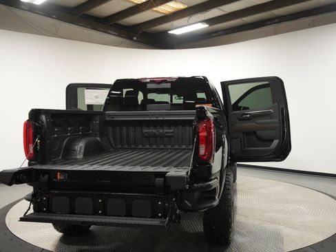 New 2026 GMC Sierra 1500 AT4 w/ AT4 Premium Package AWD/4WD image 14