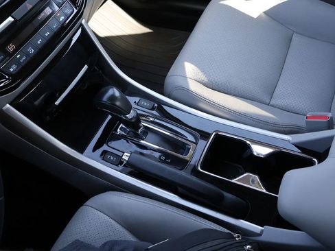 Used 2017 Honda Accord EX-L image 22