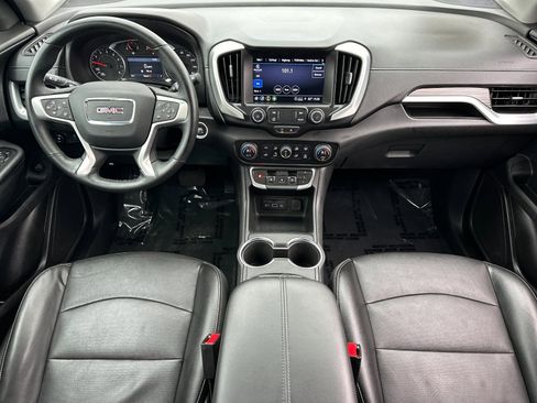 Used 2024 GMC Terrain SLT image 12