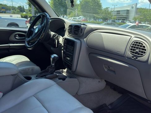 Used 2007 Chevrolet TrailBlazer LT w/ LT Preferred Equipment Group image 3