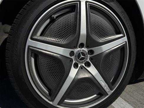 Used 2023 Mercedes-Benz EQE 500 4MATIC Sedan image 9