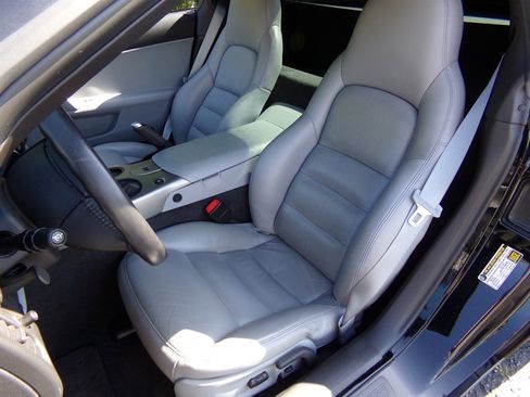 Used 2005 Chevrolet Corvette Coupe w/ Preferred Equipment Group RWD image 20