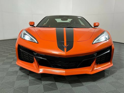 Used 2025 Chevrolet Corvette Z06 RWD image 3