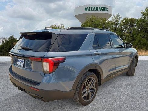 Certified 2025 Ford Explorer ST-Line w/ Premium Package RWD image 5