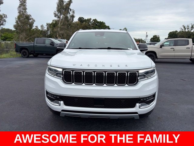Used 2023 Jeep Wagoneer L Series II AWD/4WD image 2