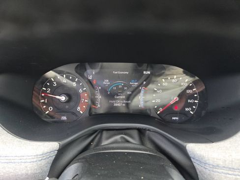 Used 2025 Jeep Compass Latitude w/ Sun & Sound Group AWD/4WD image 2
