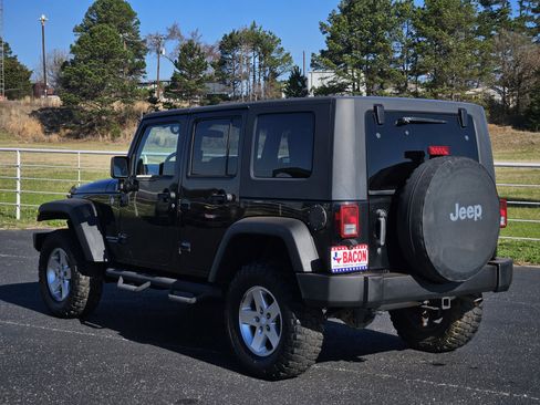 Used 2010 Jeep Wrangler Unlimited Rubicon w/ Trailer Tow Group image 4