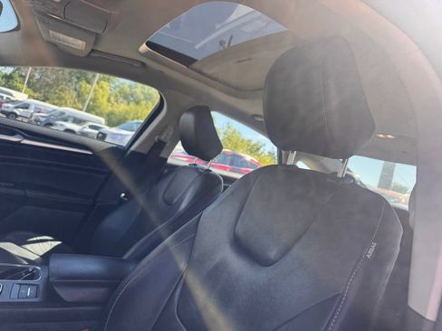Certified 2020 Ford Fusion Titanium FWD image 9