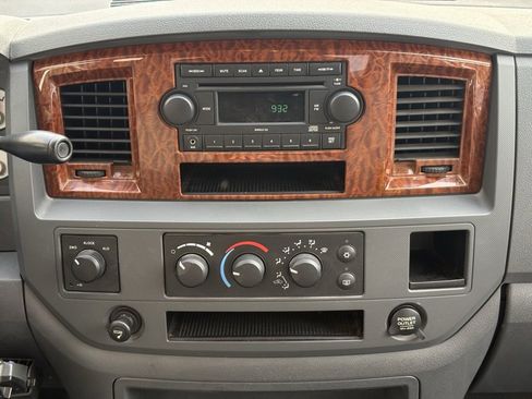 Used 2006 Dodge Ram 2500 Truck SLT w/ Quad Cab Big Horn Value Group image 13