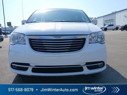 Used 2015 Chrysler Town & Country Touring FWD image 5