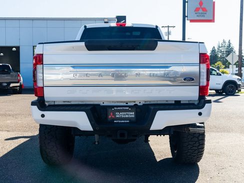 Used 2017 Ford F250 Platinum w/ Platinum Ultimate Package image 5