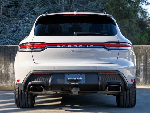Certified 2024 Porsche Macan image 10