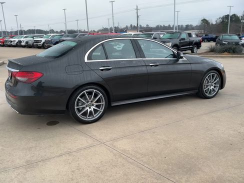 Used 2022 Mercedes-Benz E 350 Sedan image 8