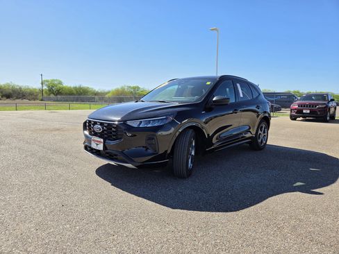 Used 2023 Ford Escape ST-Line w/ Tech Pack #1 image 3