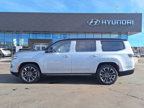 Used 2023 Jeep Grand Wagoneer Series III w/ Rear-Seat Entertainment Group image 6