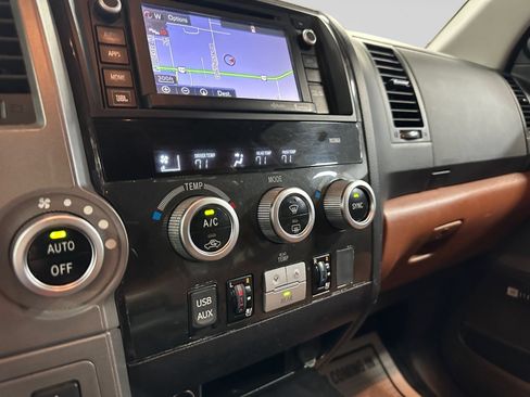 Used 2014 Toyota Sequoia Platinum AWD/4WD image 32