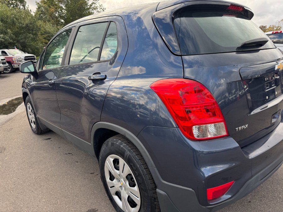 Used 2018 Chevrolet Trax LS w/ LPO, Protection Package FWD image 10