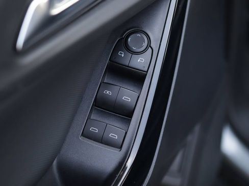 Used 2025 Chevrolet Equinox LT w/ Convenience Package II FWD image 26