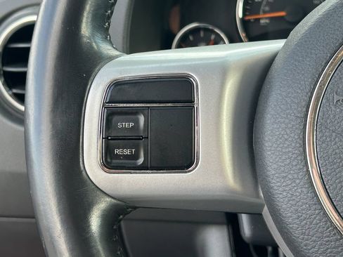 Used 2016 Jeep Compass High Altitude FWD image 16