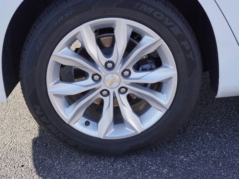 Used 2024 Chevrolet Malibu LT image 15