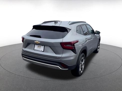 Used 2025 Chevrolet Trax LT image 14