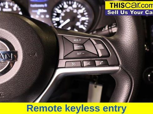 Used 2018 Nissan Rogue S image 12