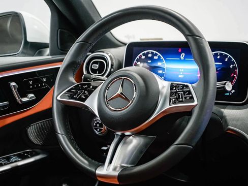 Used 2025 Mercedes-Benz C 300 Sedan image 15