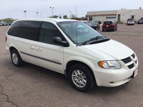 Used 2001 Dodge Caravan Sport FWD image 4