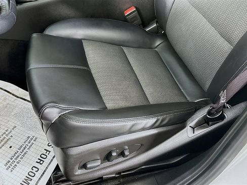 Used 2017 Chevrolet Impala LT image 22