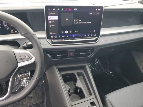 New 2026 Volkswagen Tiguan SE R-Line FWD image 24