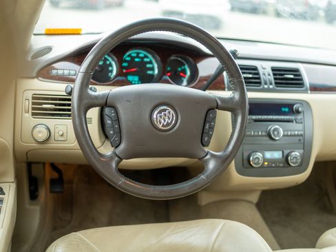 Used 2011 Buick Lucerne CXL image 17