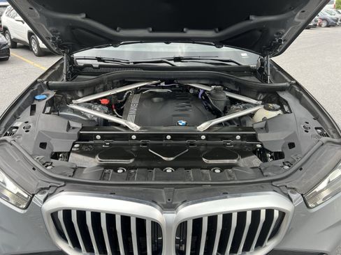Used 2024 BMW X5 xDrive40i w/ M Sport Package AWD/4WD image 28
