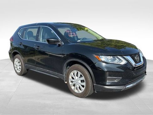 Used 2019 Nissan Rogue S AWD/4WD image 2