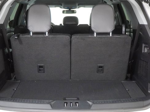 Used 2022 Ford Explorer Limited w/ Equipment Group 301A image 9