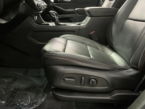 Used 2023 Chevrolet Traverse RS image 22