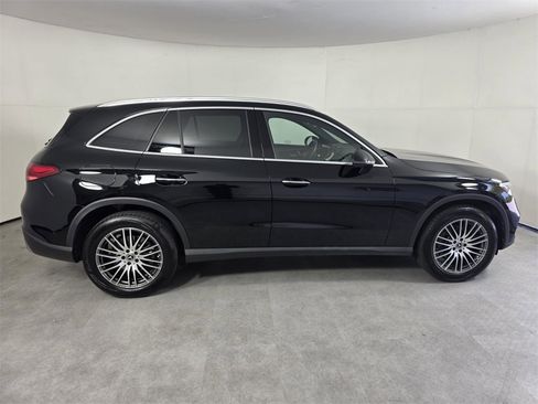 Certified 2025 Mercedes-Benz GLC 300 image 3