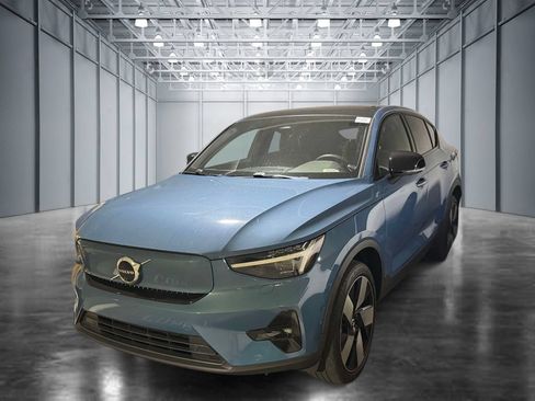 Used 2023 Volvo C40 P8 Recharge Ultimate AWD/4WD image 1