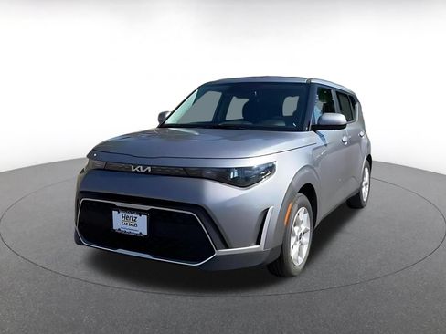 Used 2025 Kia Soul LX w/ LX Technology Package FWD image 7