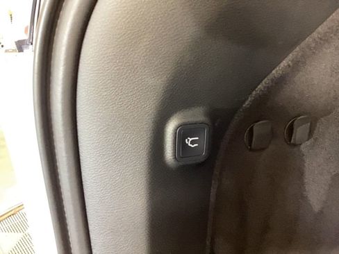 Used 2022 Jeep Cherokee Limited w/ Elite Package image 37