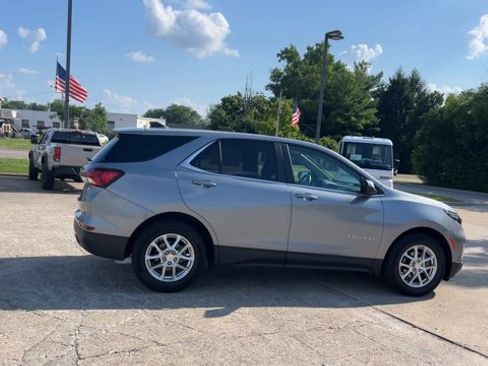Used 2024 Chevrolet Equinox LT w/ LPO, Floor Liner Package FWD image 9
