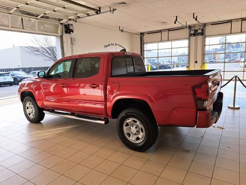 Used 2022 Toyota Tacoma SR image 12