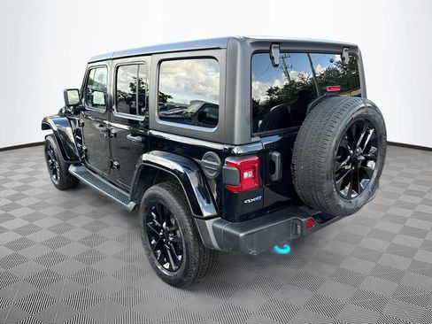 Used 2023 Jeep Wrangler Unlimited Sahara AWD/4WD image 8