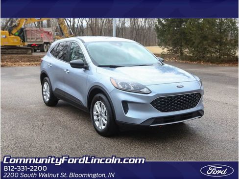 Used 2022 Ford Escape SE image 1