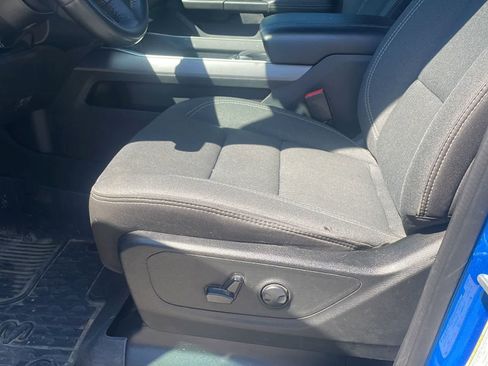 Used 2022 RAM 1500 Big Horn AWD/4WD image 12