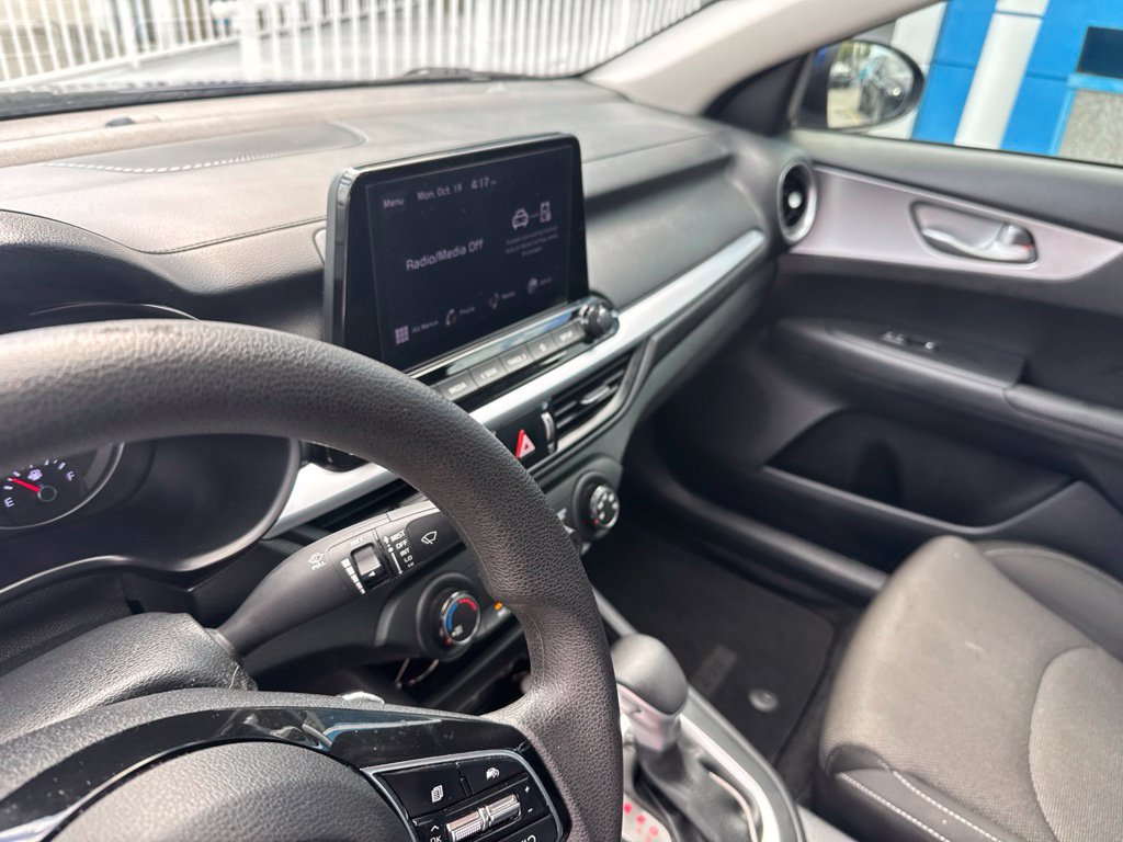 Used 2022 Kia Forte LXS FWD image 13