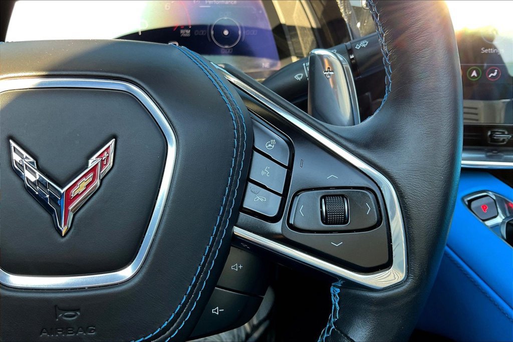 Used 2021 Chevrolet Corvette Stingray Premium Conv w/ Z51 Performance Package RWD image 11