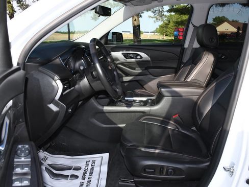 Used 2019 Chevrolet Traverse LT w/ LT Premium Package AWD/4WD image 11
