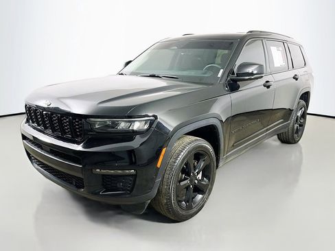 Used 2023 Jeep Grand Cherokee L Limited w/ Luxury Tech Group II image 3