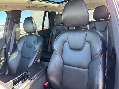 Used 2020 Volvo XC90 T5 Momentum w/ Protection Package Premier image 16