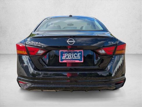 Used 2024 Nissan Altima 2.5 SV FWD image 6